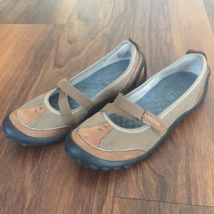 Privo by Clarks. Size 7. Mary Janes.